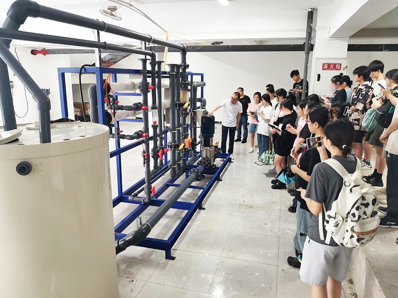 重庆lehu乐虎国际走进重庆工商大学“废水处理”课堂
