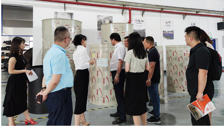 苏州企业发展研究会一行莅临lehu乐虎国际参观指导